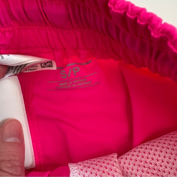 NEW Mountain Hardwear Hot Pink Class IV Series 5 inch Short Size Small - Picture 6 of 12